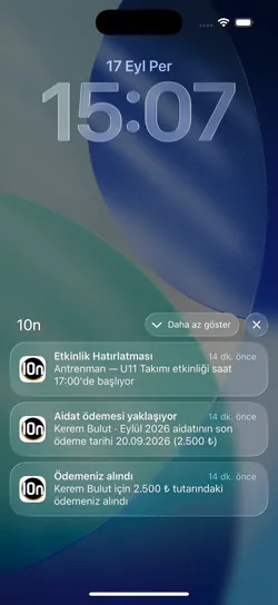 Kilit ekranında otomatik hatırlatmalar — veliye akademinin kendi numarasından gider.
